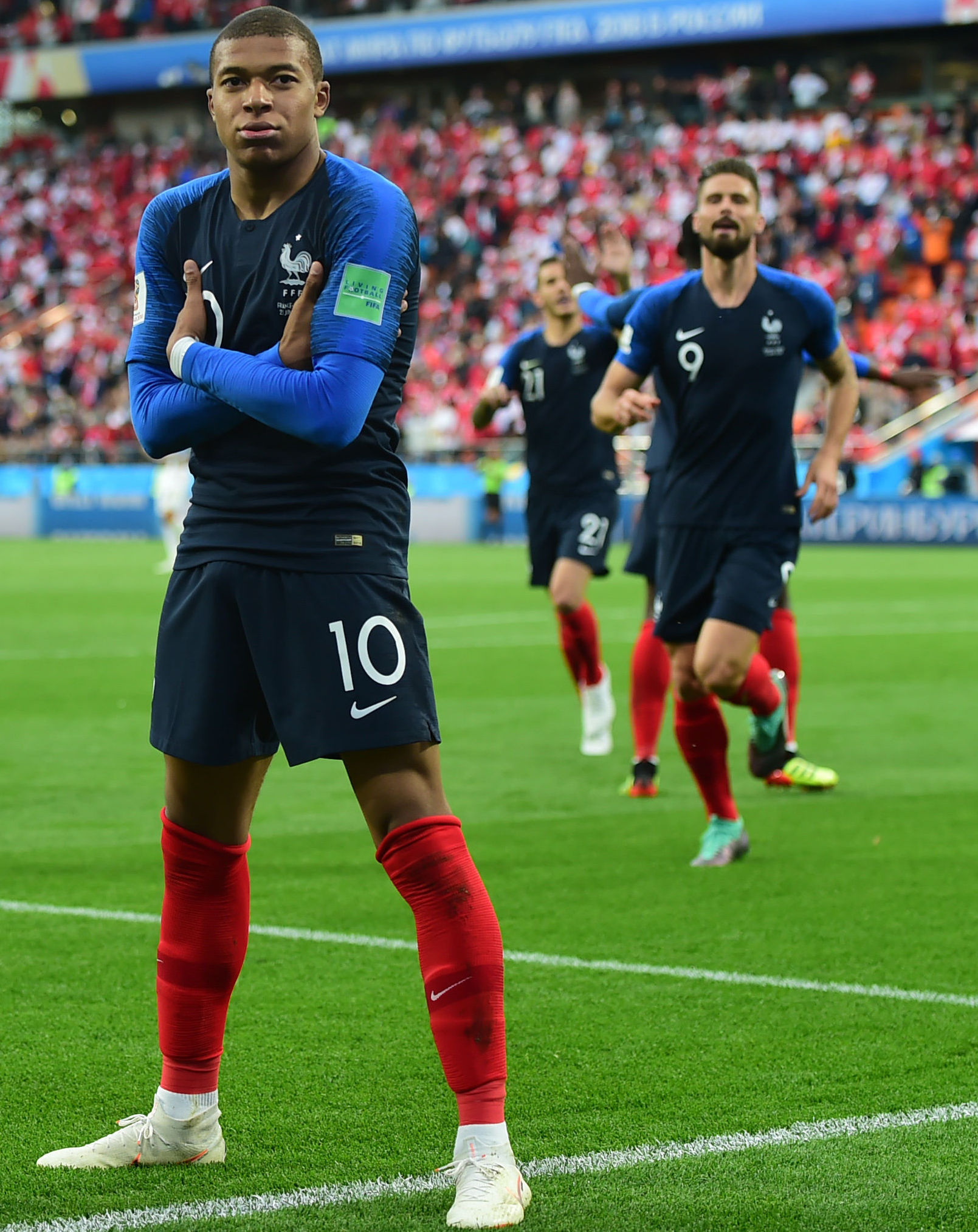 樣獲得巨額 樣獲得巨額