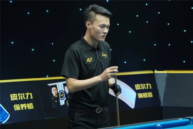 球迷們翹首 球迷們翹首