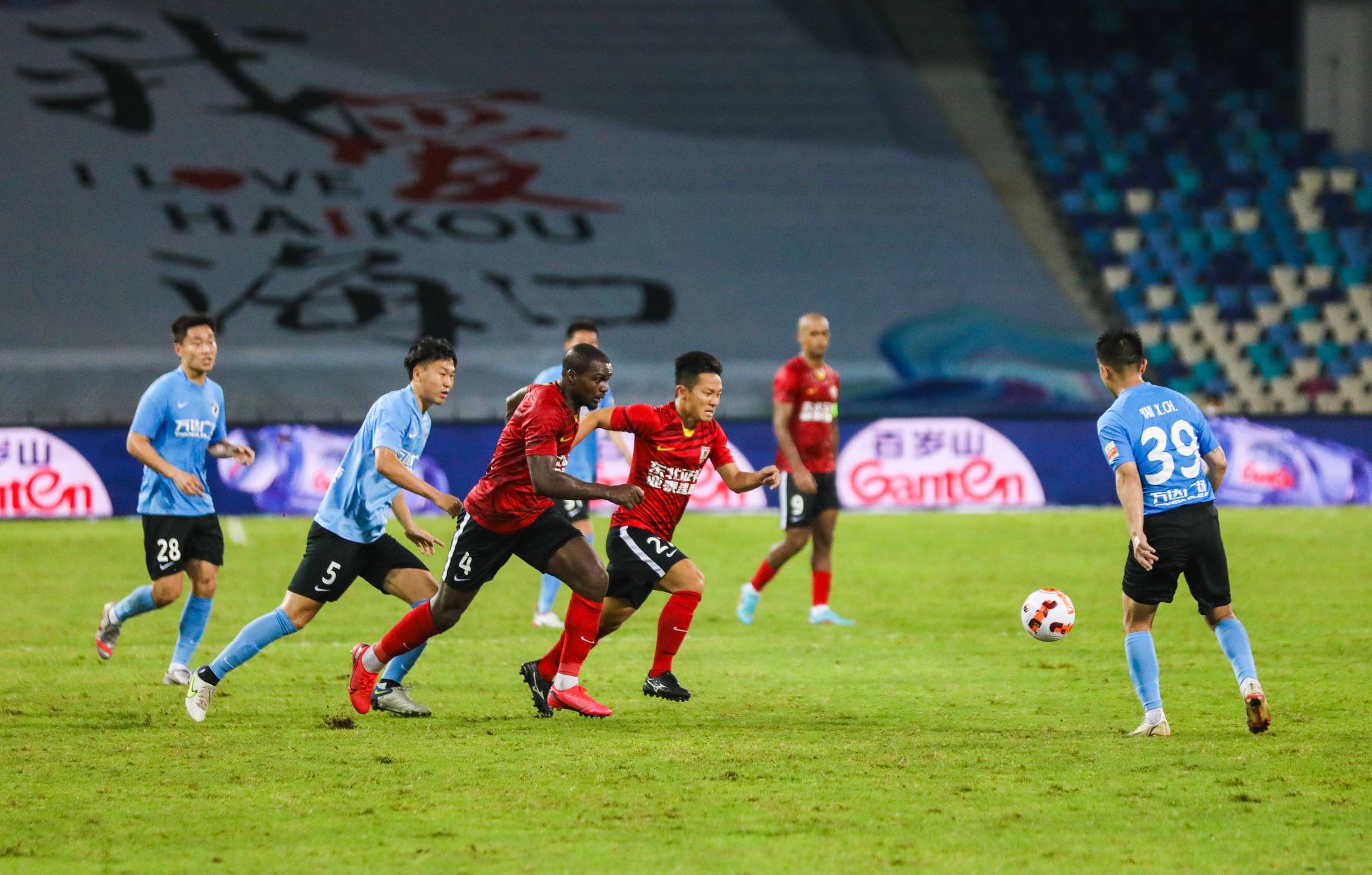 截然不同 截然不同