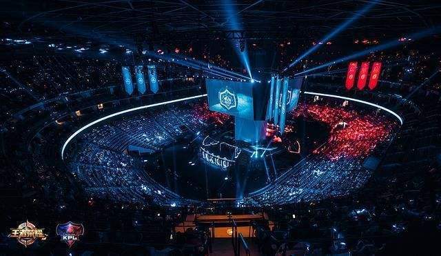 足坛的巨大 足坛的巨大